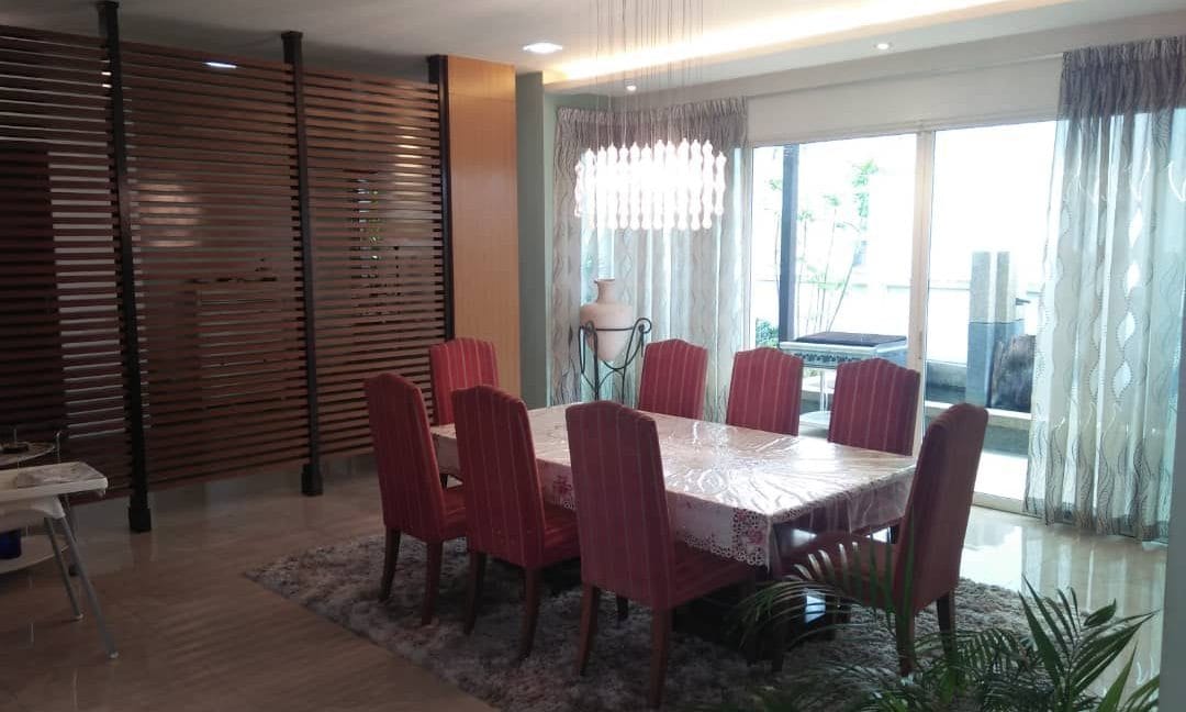 f1c585c7-282d-4eef-92d1-6f0ae787423a