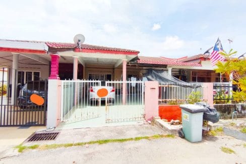 House BUKIT SETONGKOL TAMAN CENDERAWASIH INDAH KUANTAN