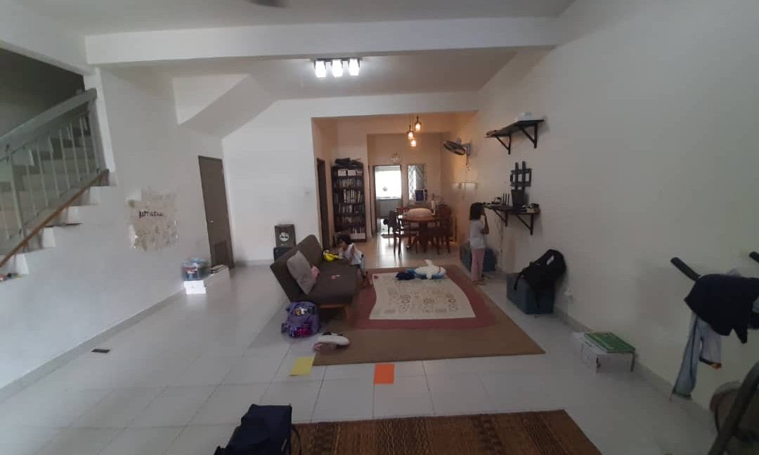 dc005155-1fc8-417f-a915-a813126c5f85