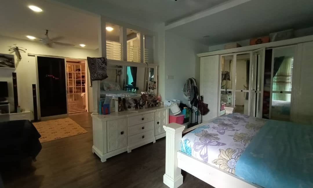 56065f56-f7b9-4b69-a5e2-b982fa611b8b