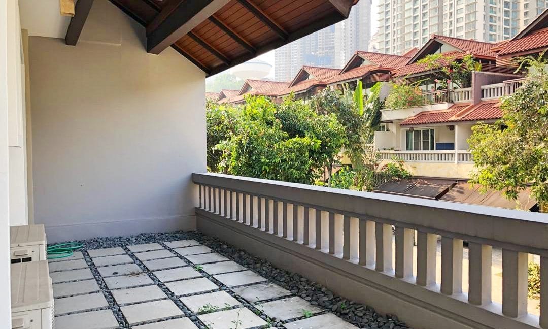 1bff359e-c3e0-4e4b-a385-748100d7a079