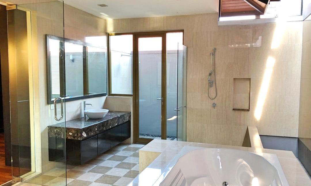 e249075d-6d91-49c2-99a8-ae89e5a4d263