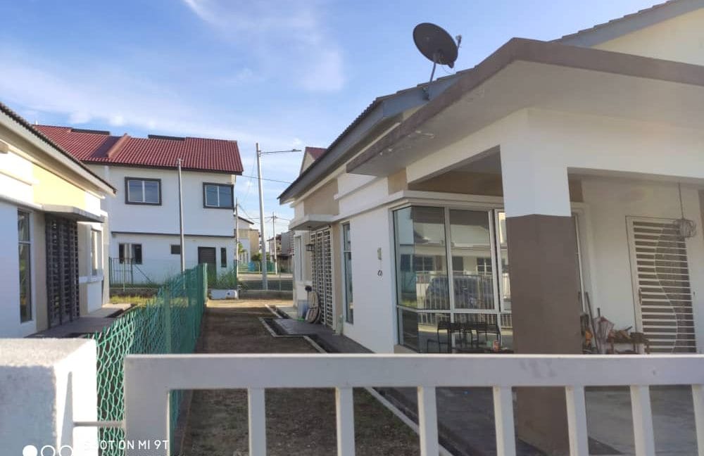 e0bb1f58-3543-4aa3-9af8-c85017c0de38