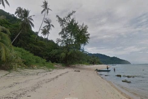 Tanah Tepi Pantai Pulau Tioman