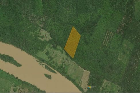 Tanah Tepi Sungai Lenggong