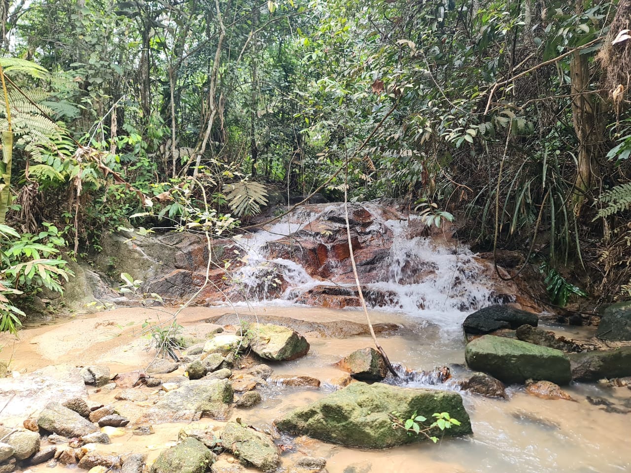 Tanah air terjun  Semungkis Hulu Langat