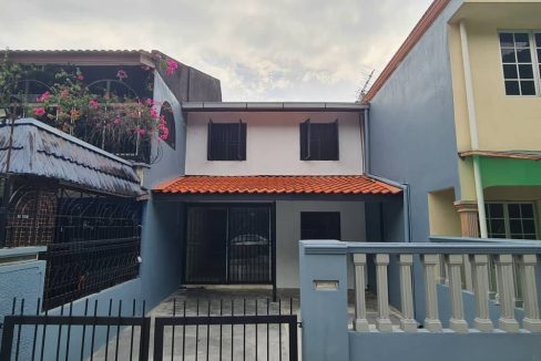 Jalan F Taman Melawati